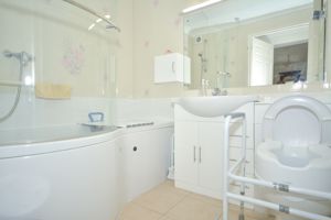 BATHROOM- click for photo gallery